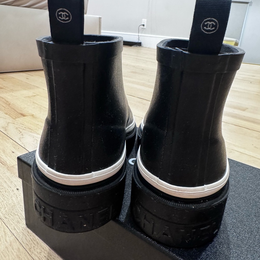 Chanel Logo Rain Booties - Picture 9 of 13